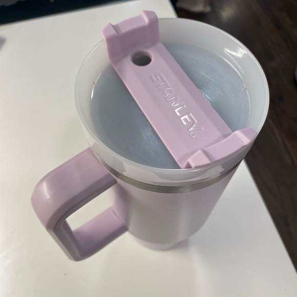 Stanley lavender 40oz Travel Mug - Picture 3 of 3